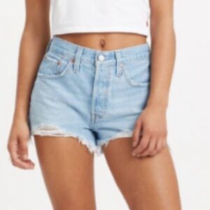 Women’s Levi’s 501 Ligth Wash Shorts Size W 27
